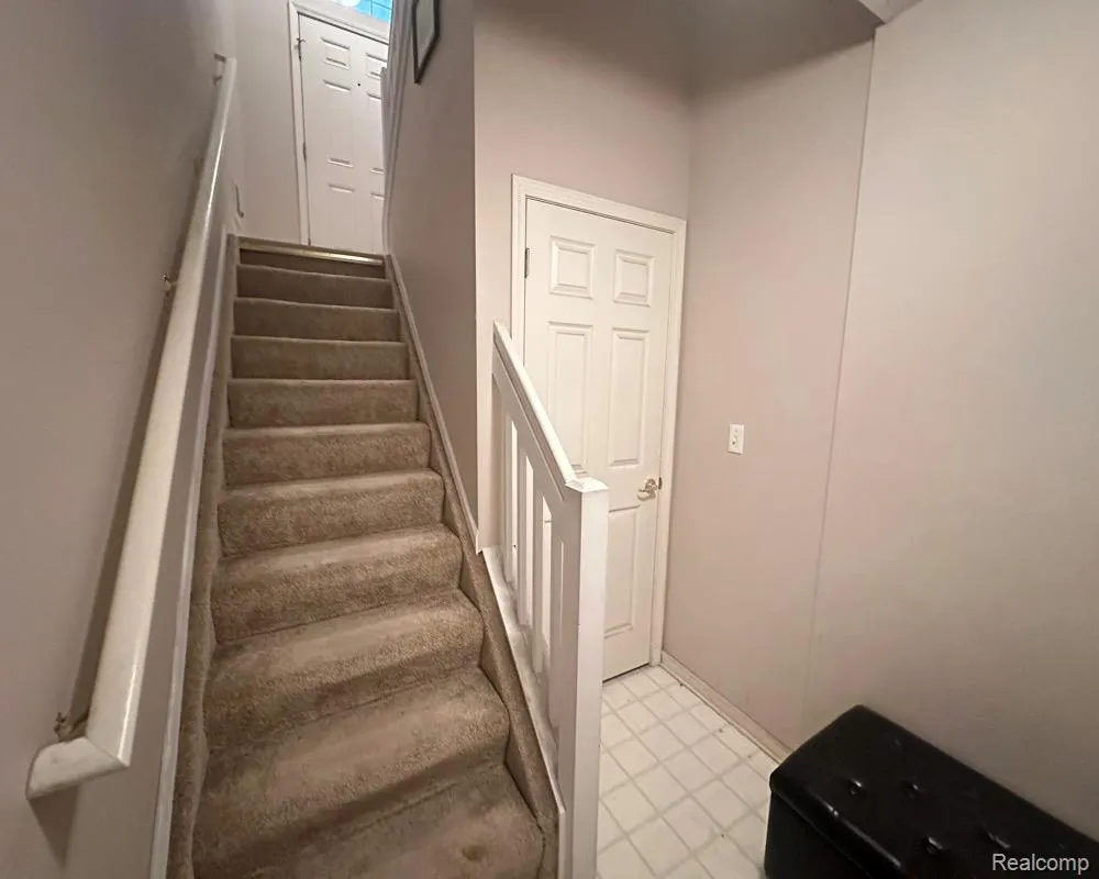 7 GEORGETOWN Dearborn City, MI 48126