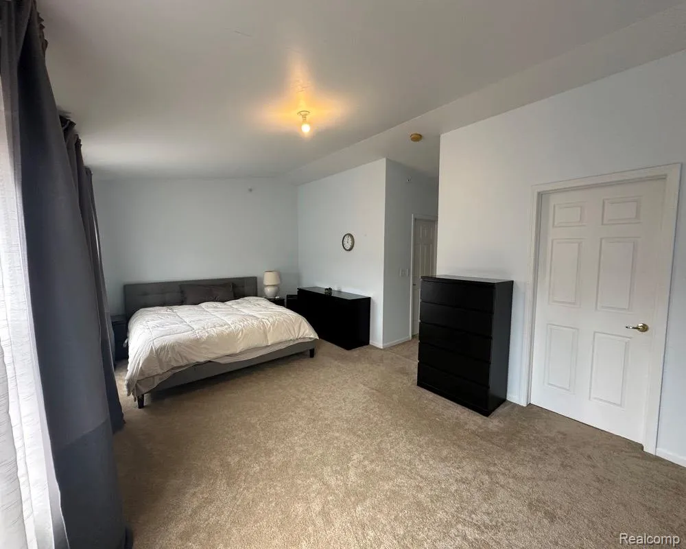 7 GEORGETOWN Dearborn City, MI 48126