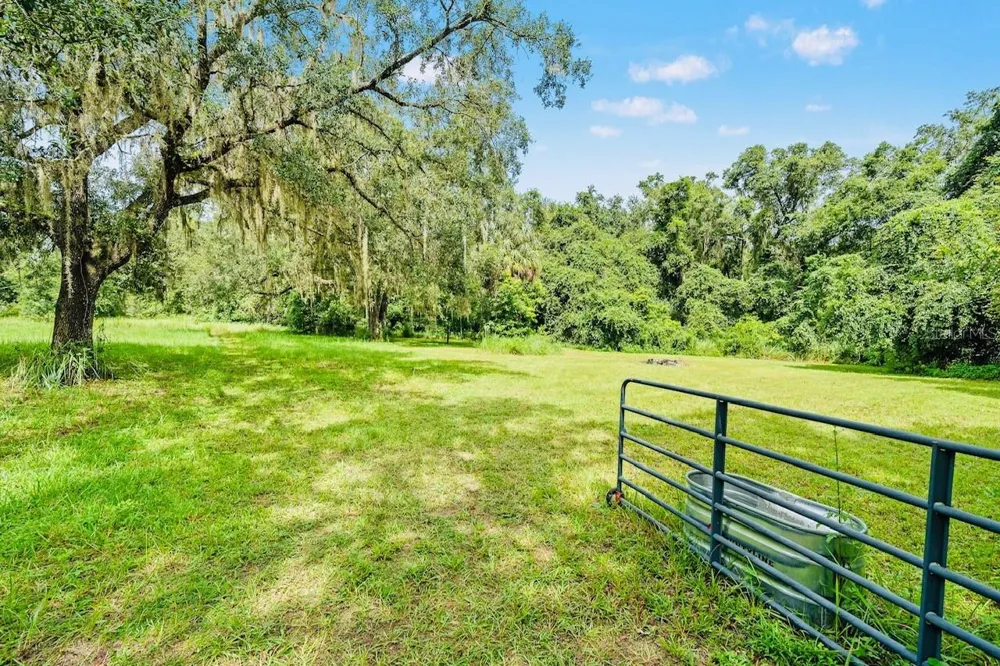 10245 E TRAILS END ROAD Floral City, FL 34436