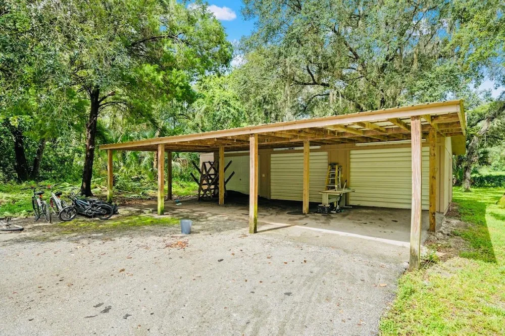 10245 E TRAILS END ROAD Floral City, FL 34436