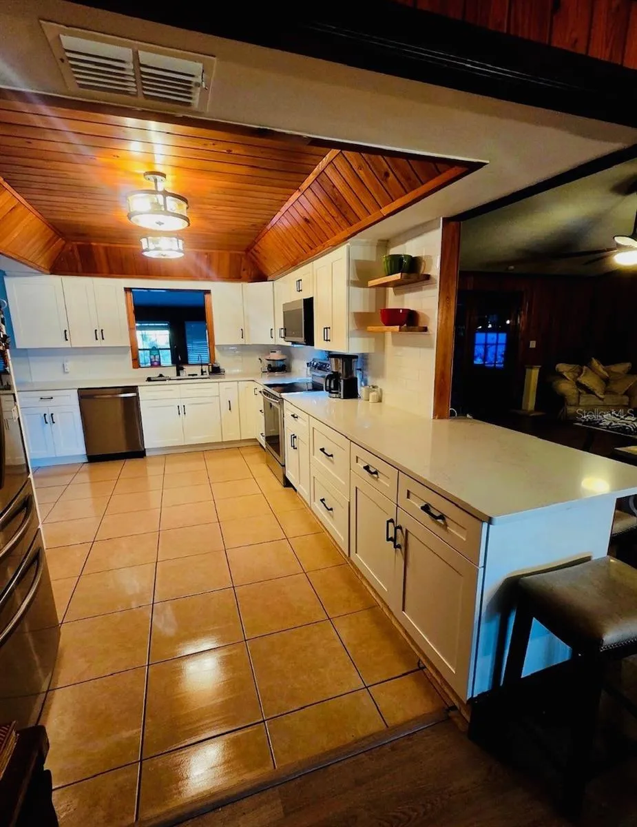 10245 E TRAILS END ROAD Floral City, FL 34436
