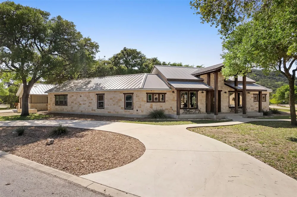 11 Stepping Stone Concan, TX 78838