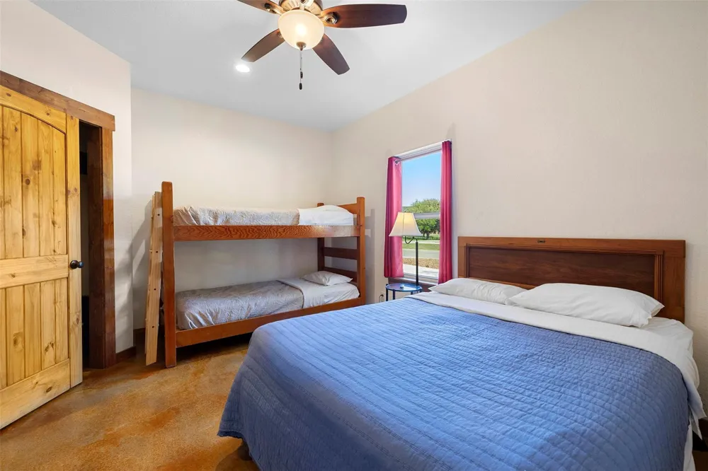 11 Stepping Stone Concan, TX 78838