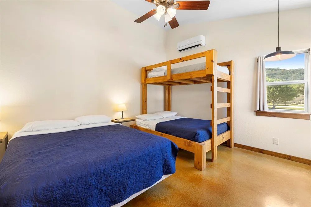 11 Stepping Stone Concan, TX 78838