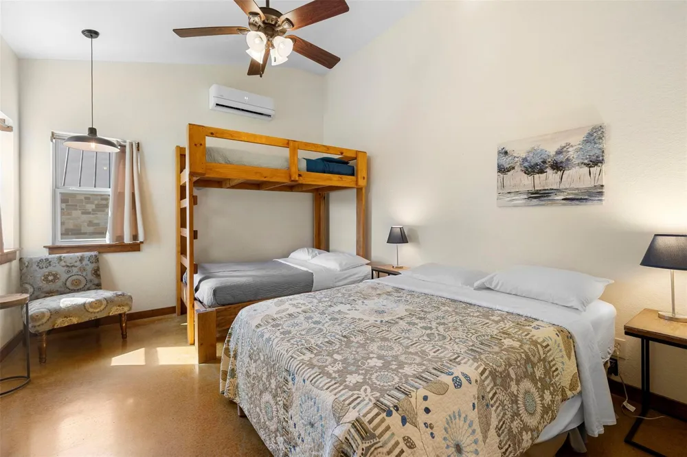 11 Stepping Stone Concan, TX 78838