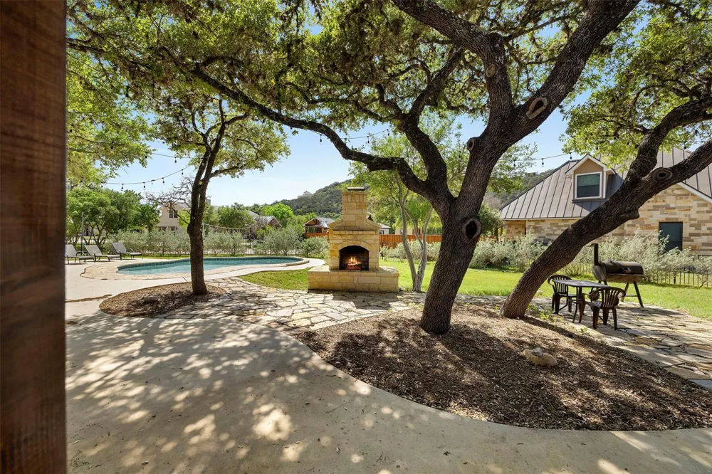 11 Stepping Stone Concan, TX 78838