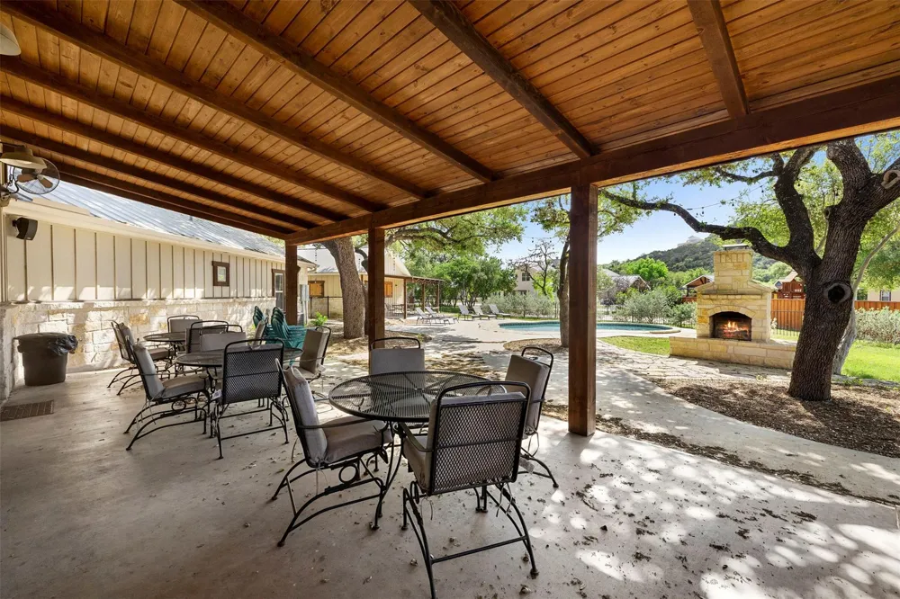11 Stepping Stone Concan, TX 78838
