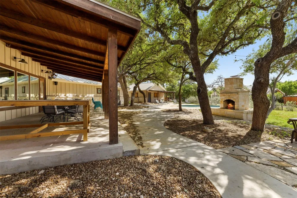 11 Stepping Stone Concan, TX 78838