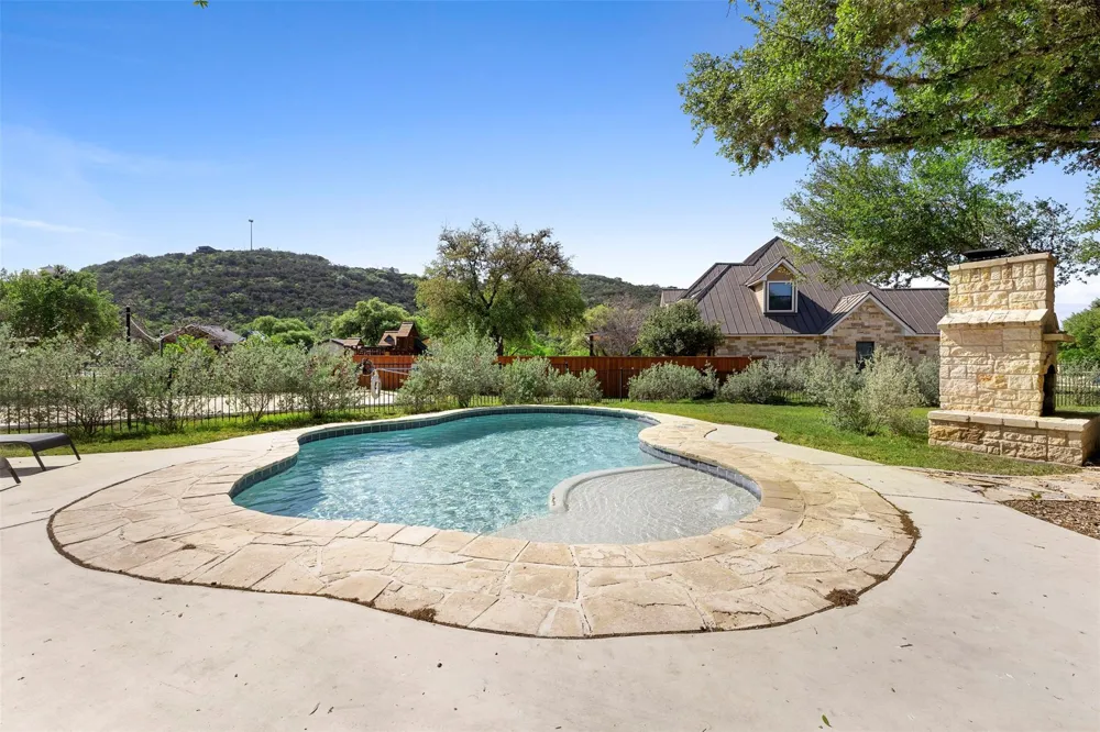 11 Stepping Stone Concan, TX 78838