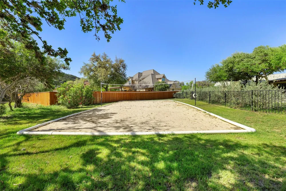 11 Stepping Stone Concan, TX 78838
