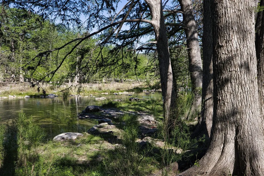 11 Stepping Stone Concan, TX 78838