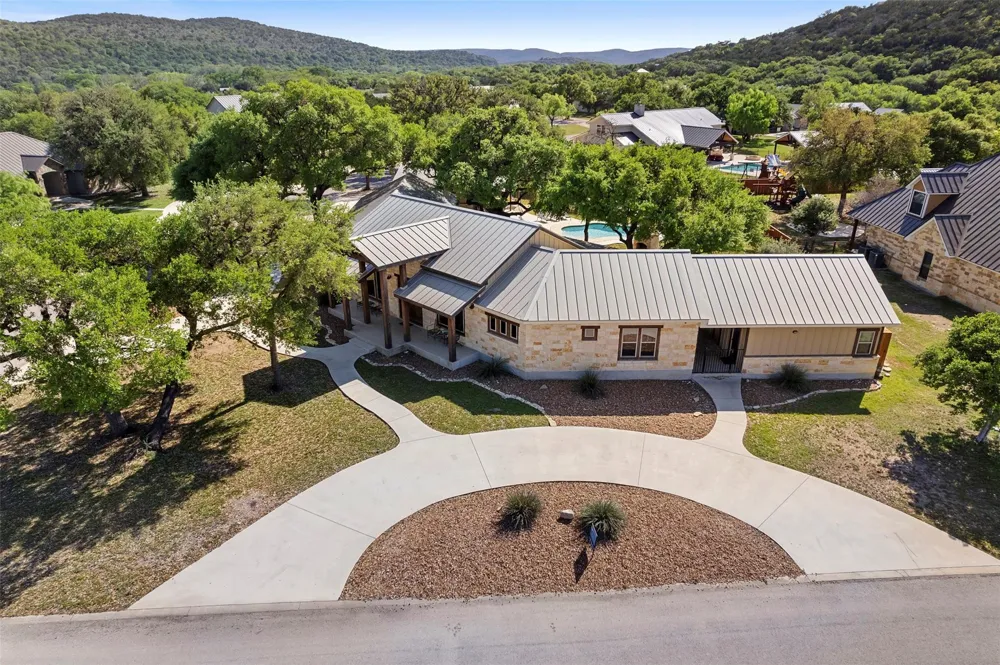 11 Stepping Stone Concan, TX 78838