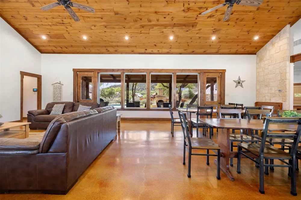 11 Stepping Stone Concan, TX 78838