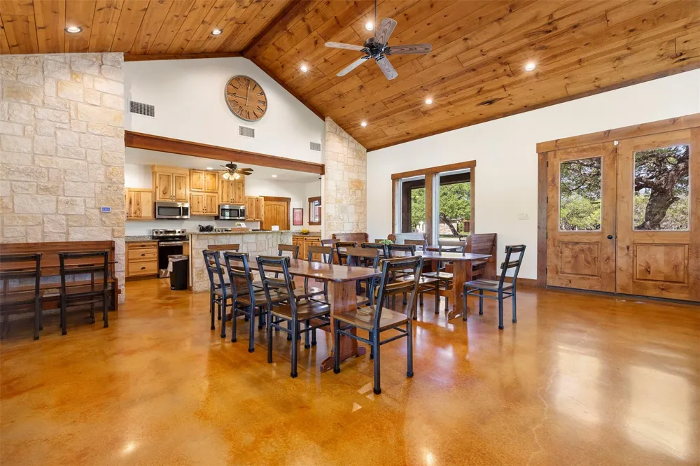 11 Stepping Stone Concan, TX 78838