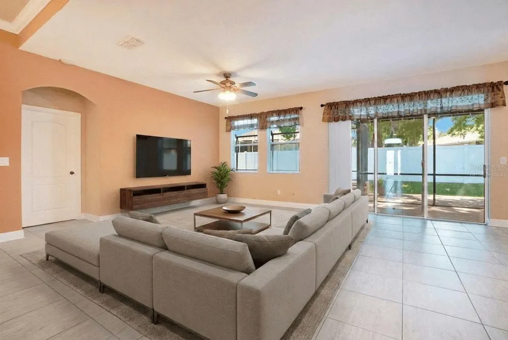 2210 VALTERRA VISTA WAY Valrico, FL 33594