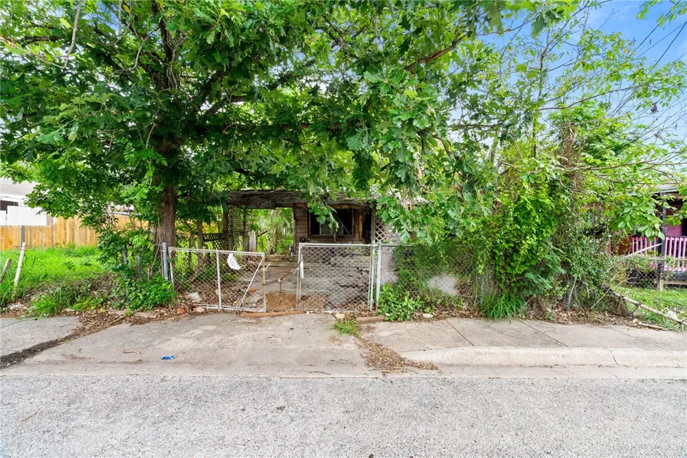 808 Elesa Street Corpus Christi, TX 78405