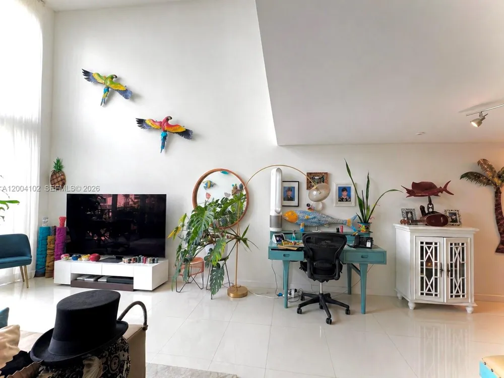 6000 Collins Ave #515 Miami Beach, FL 33140