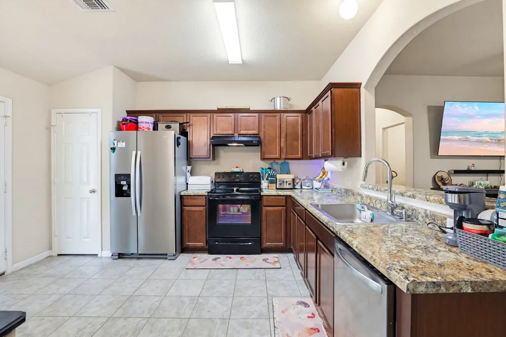 138 Talon Drive Luling, TX 78648