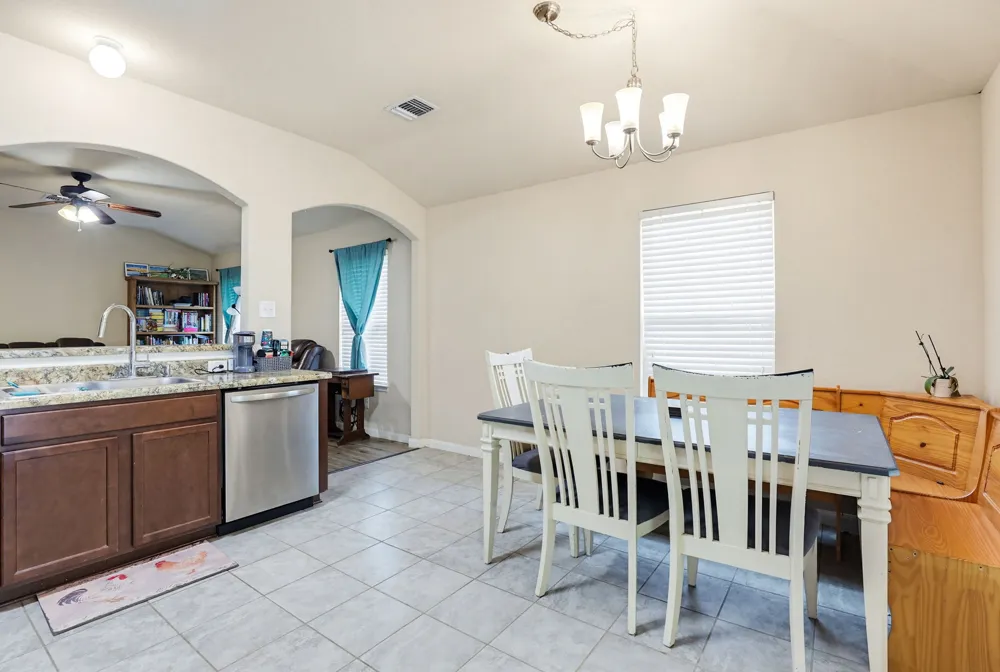138 Talon Drive Luling, TX 78648