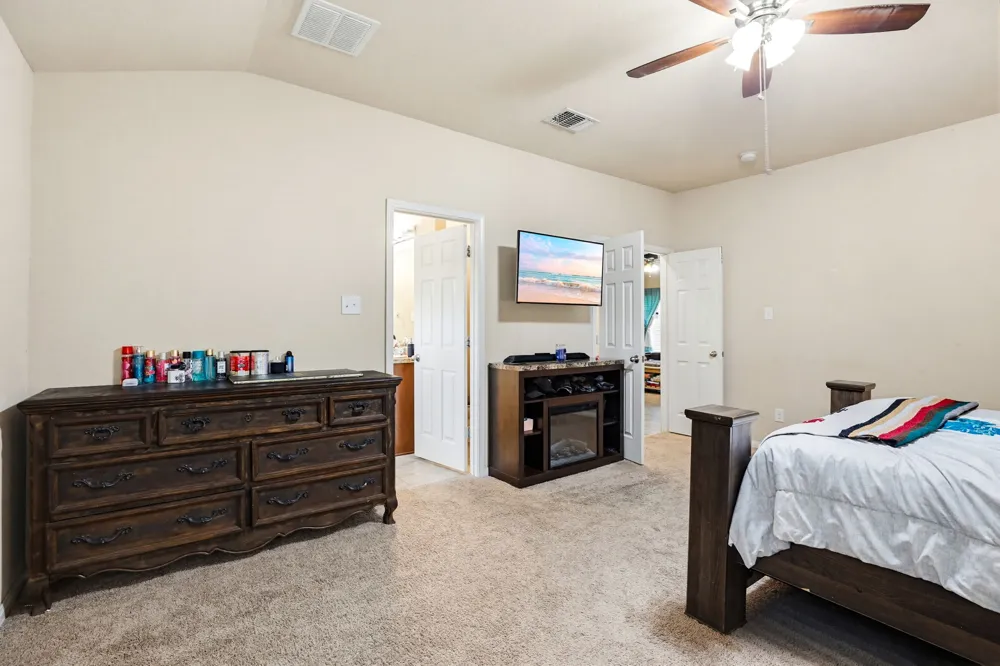 138 Talon Drive Luling, TX 78648