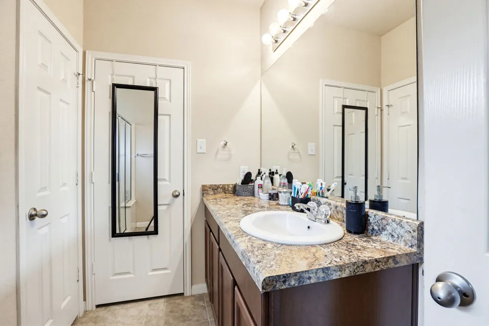 138 Talon Drive Luling, TX 78648