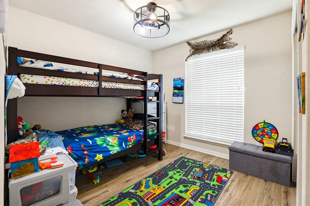 138 Talon Drive Luling, TX 78648