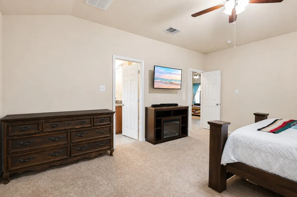138 Talon Drive Luling, TX 78648