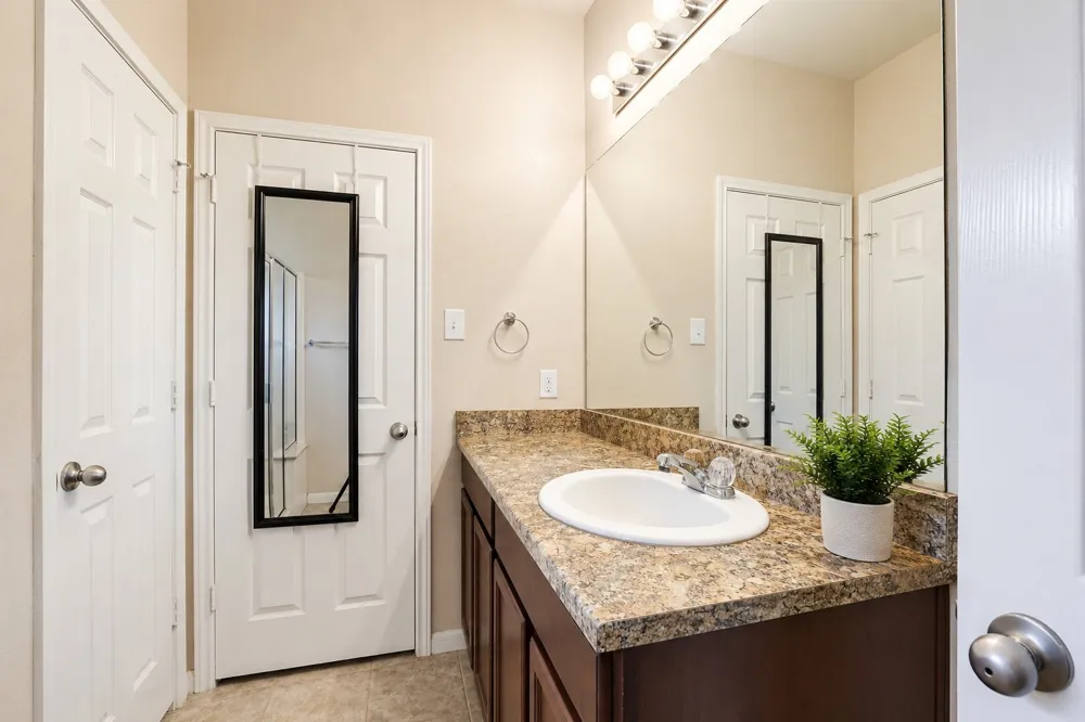 138 Talon Drive Luling, TX 78648