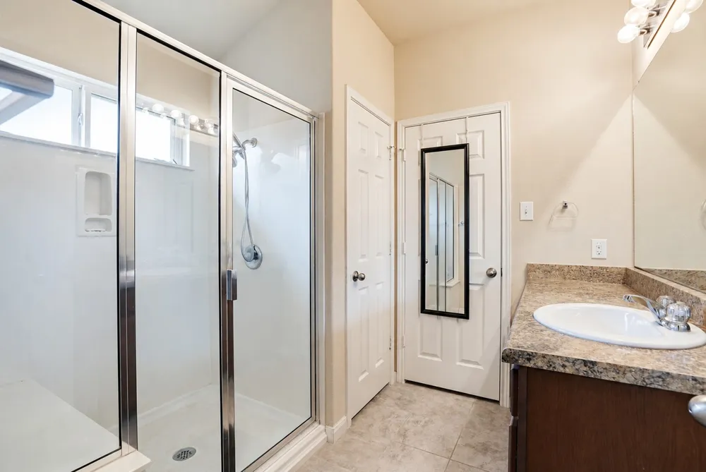 138 Talon Drive Luling, TX 78648