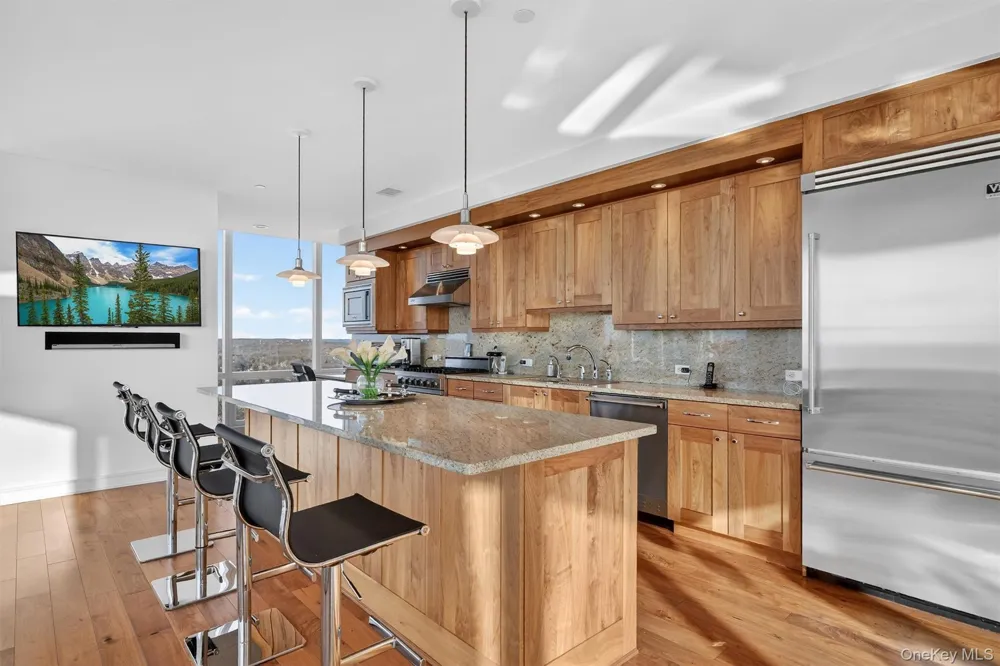 5 Renaissance Square #PH6C White Plains, NY 10601