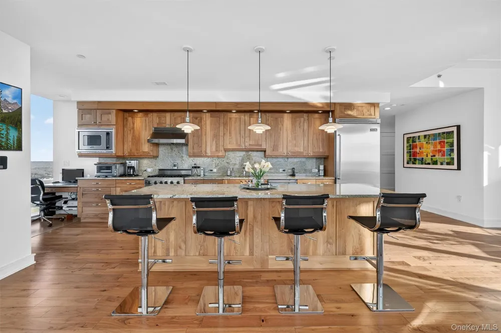 5 Renaissance Square #PH6C White Plains, NY 10601