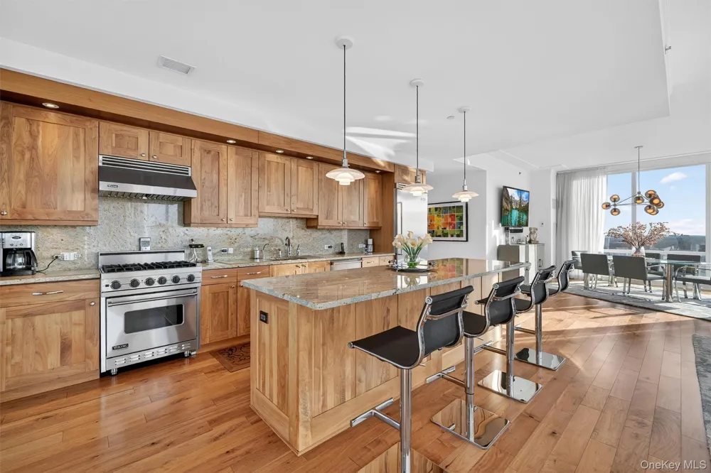 5 Renaissance Square #PH6C White Plains, NY 10601