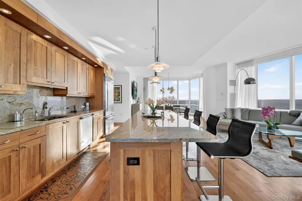 5 Renaissance Square #PH6C White Plains, NY 10601