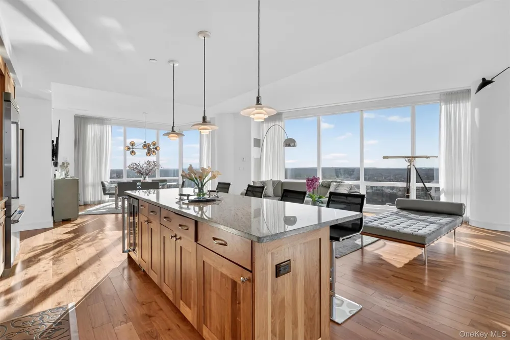 5 Renaissance Square #PH6C White Plains, NY 10601