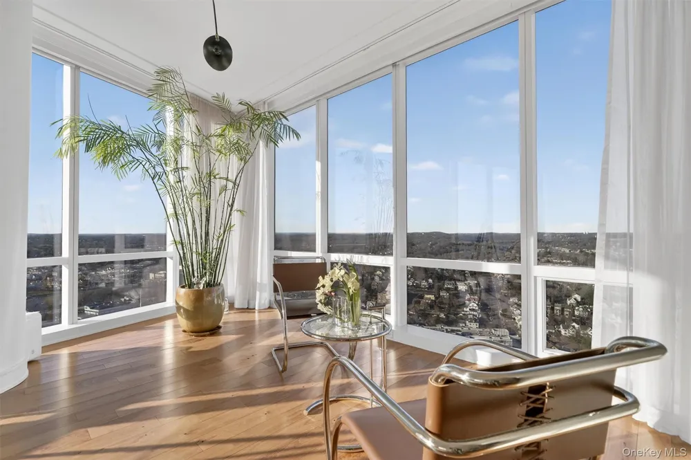 5 Renaissance Square #PH6C White Plains, NY 10601