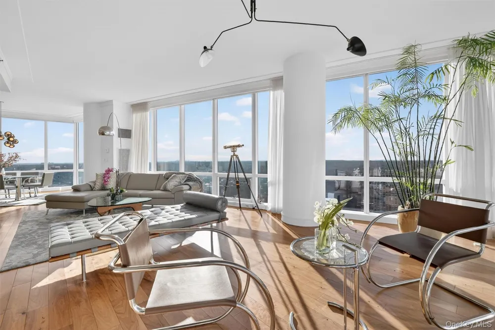5 Renaissance Square #PH6C White Plains, NY 10601