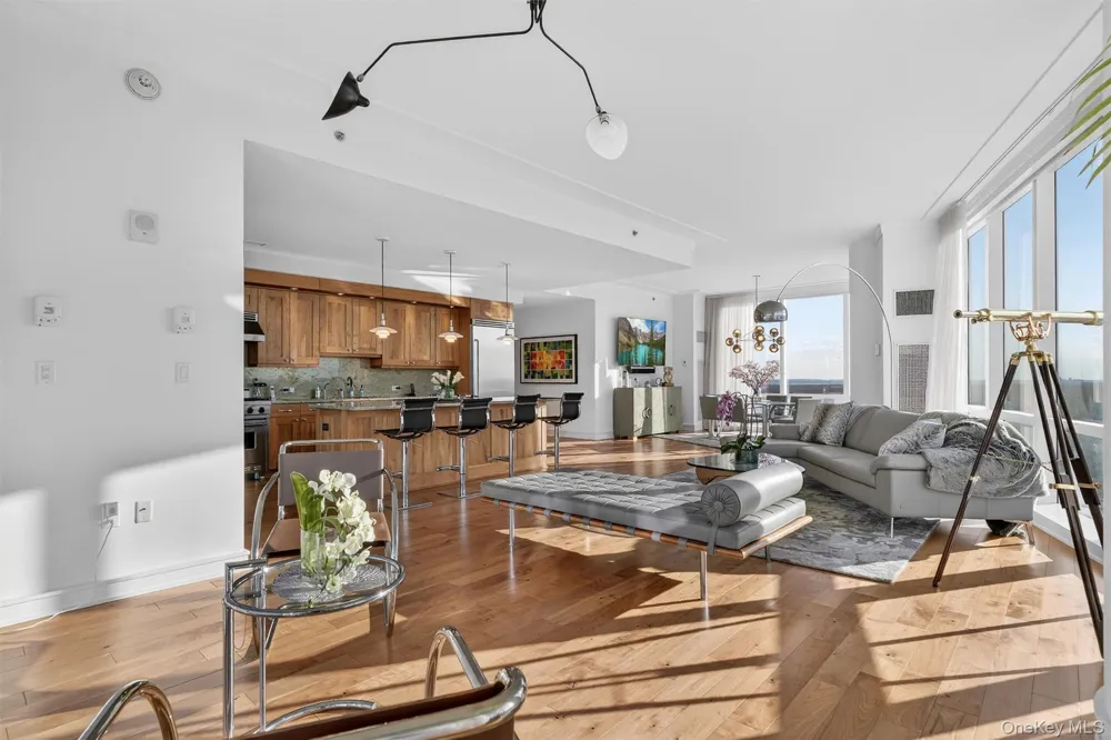 5 Renaissance Square #PH6C White Plains, NY 10601