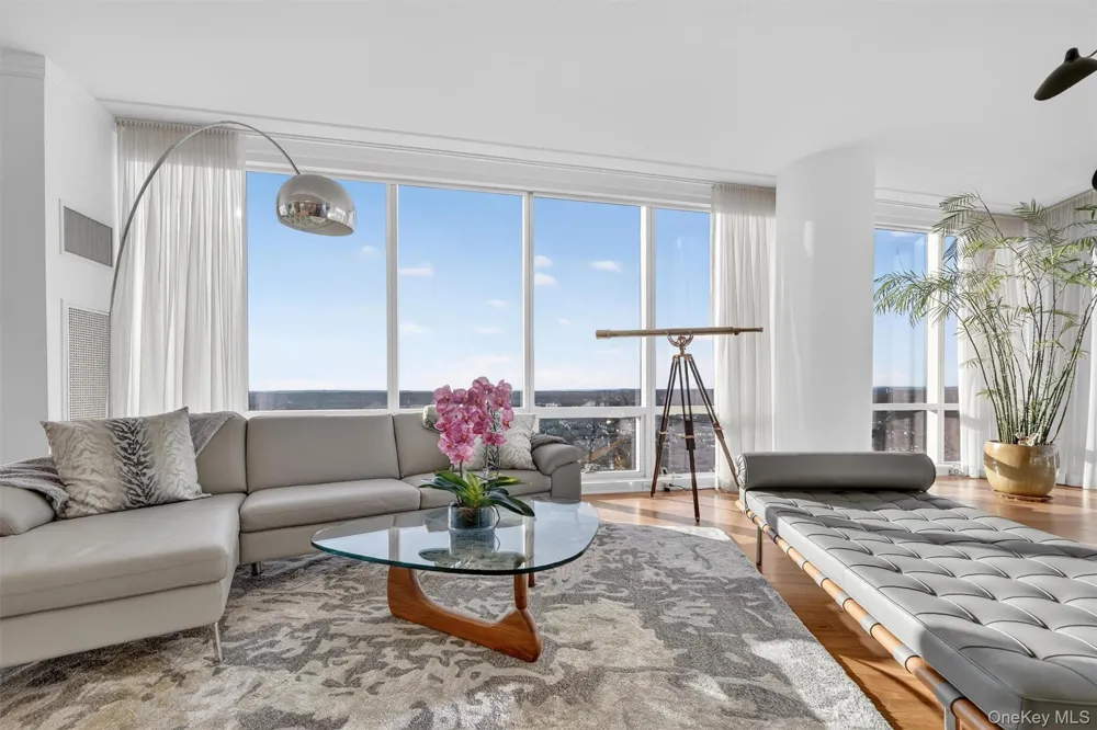 5 Renaissance Square #PH6C White Plains, NY 10601