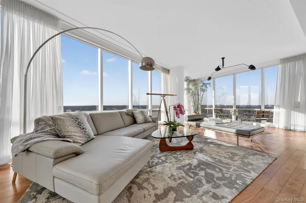5 Renaissance Square #PH6C White Plains, NY 10601