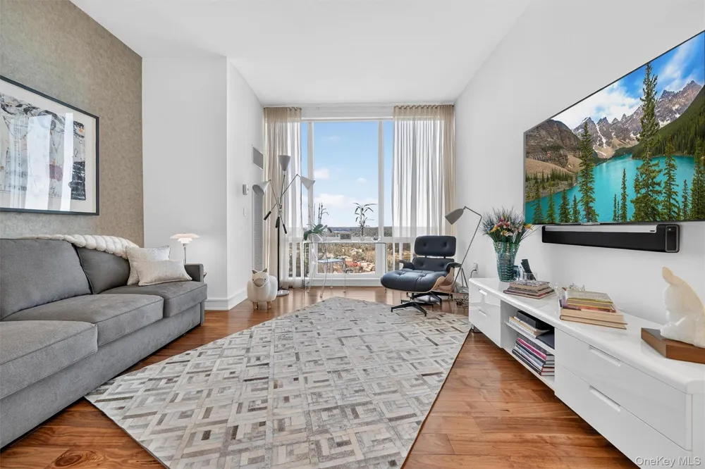 5 Renaissance Square #PH6C White Plains, NY 10601