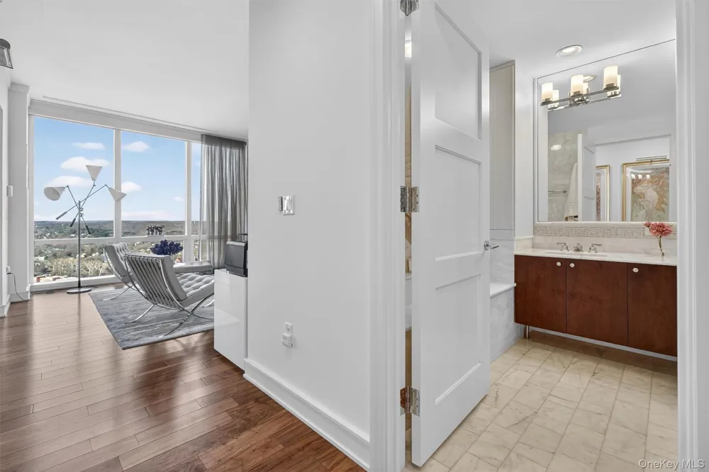 5 Renaissance Square #PH6C White Plains, NY 10601