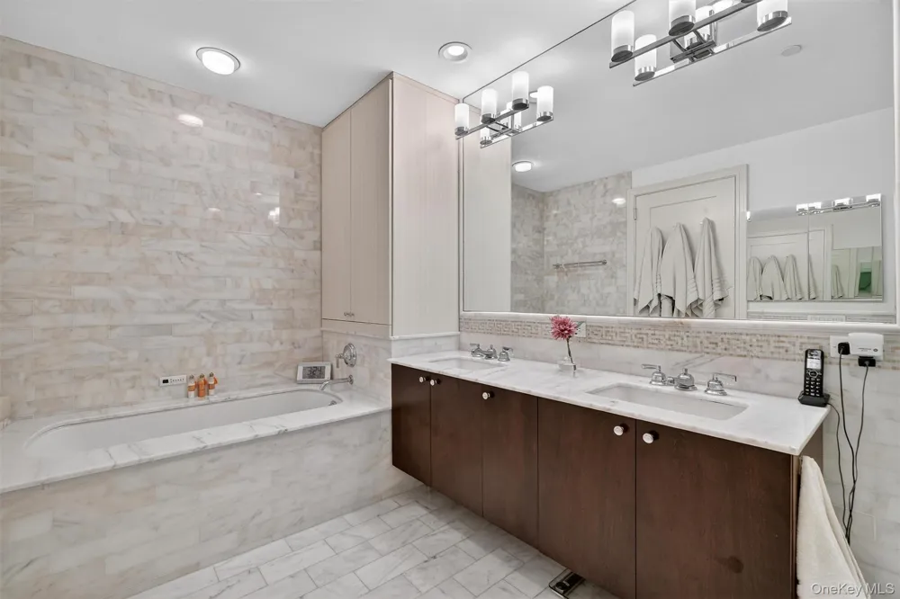 5 Renaissance Square #PH6C White Plains, NY 10601