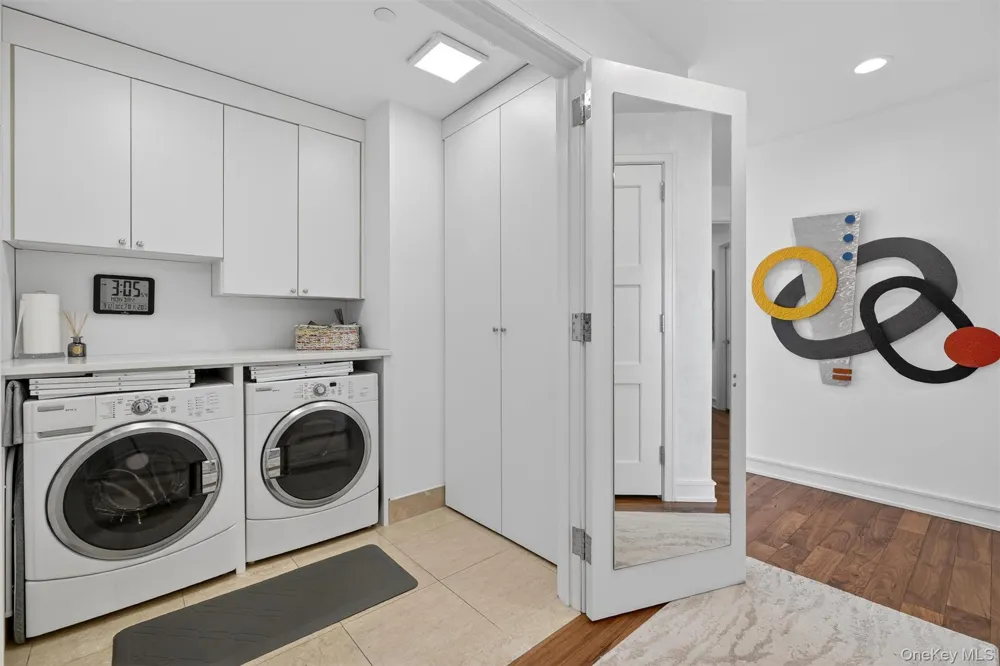 5 Renaissance Square #PH6C White Plains, NY 10601