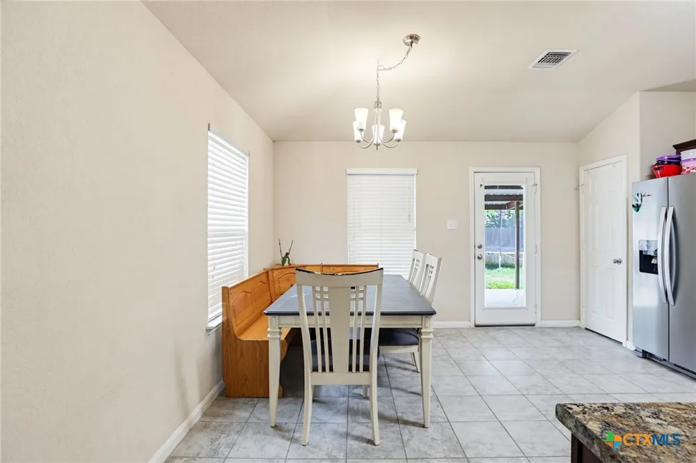 138 Talon Drive Luling, TX 78648