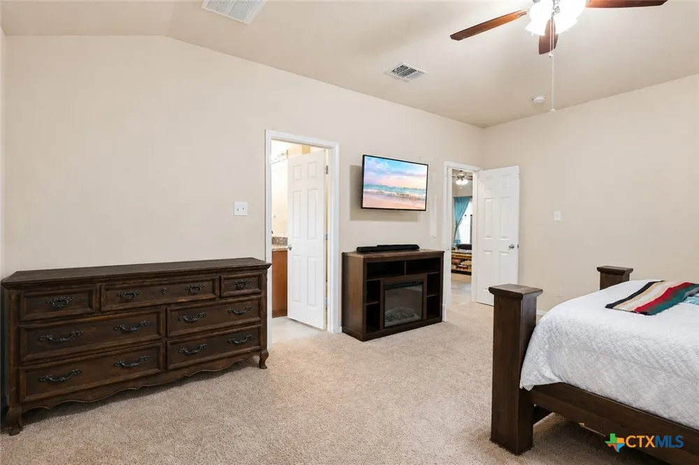 138 Talon Drive Luling, TX 78648