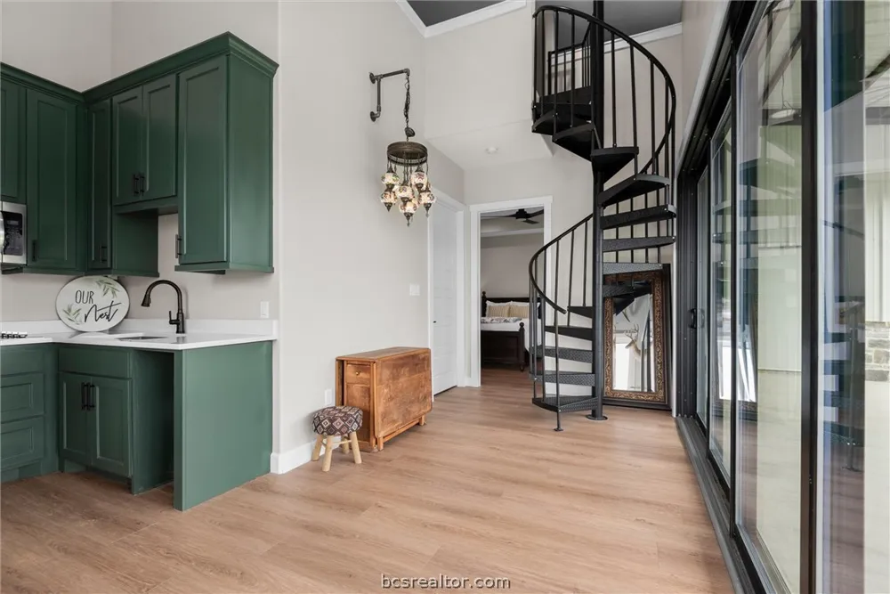 914 Axis Lane Franklin, TX 77856