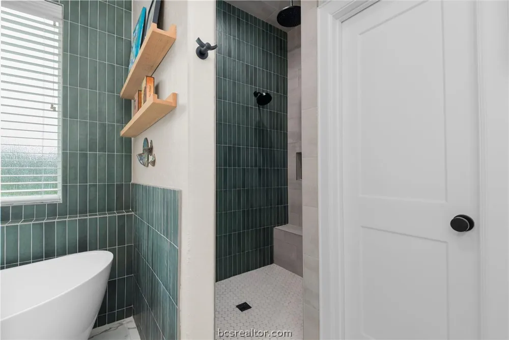 914 Axis Lane Franklin, TX 77856