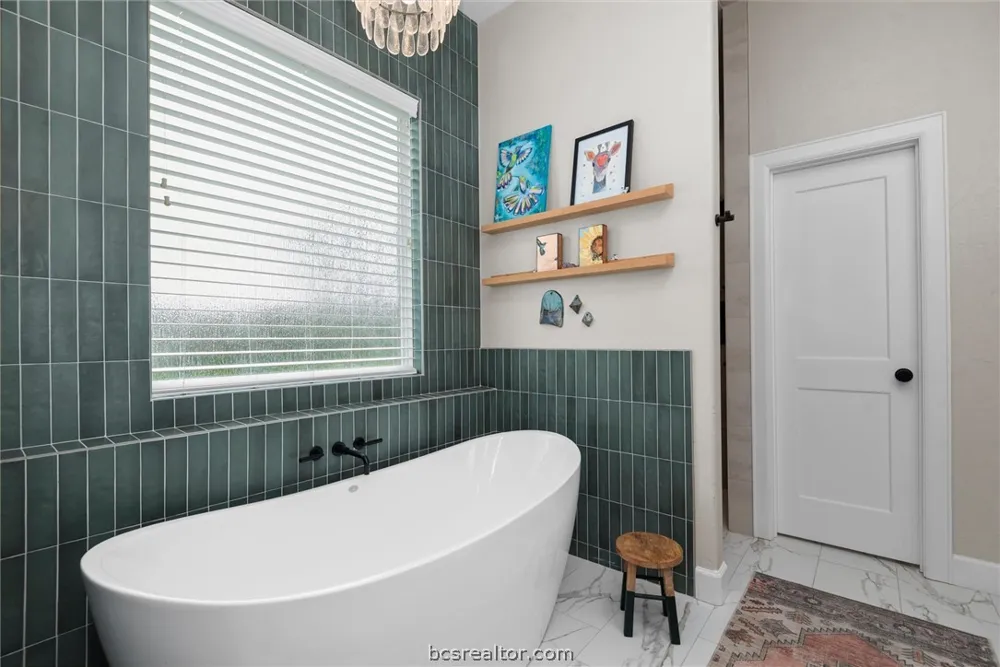 914 Axis Lane Franklin, TX 77856