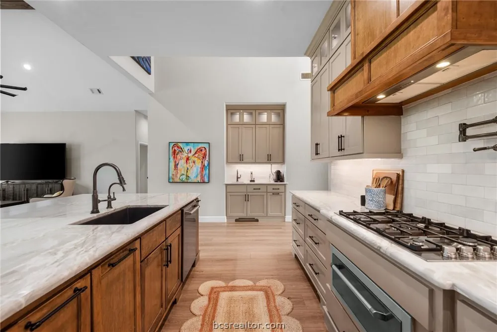 914 Axis Lane Franklin, TX 77856