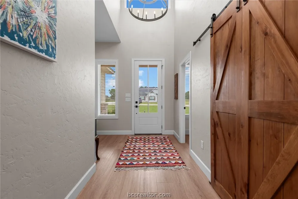 914 Axis Lane Franklin, TX 77856